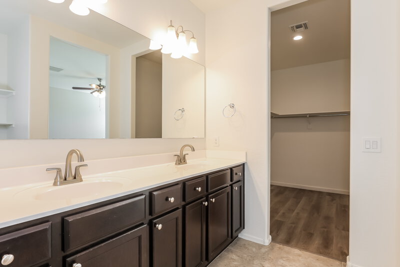 1,960/Mo, 25569 W Desert Dr Buckeye, AZ 85326 Main Bathroom View 2