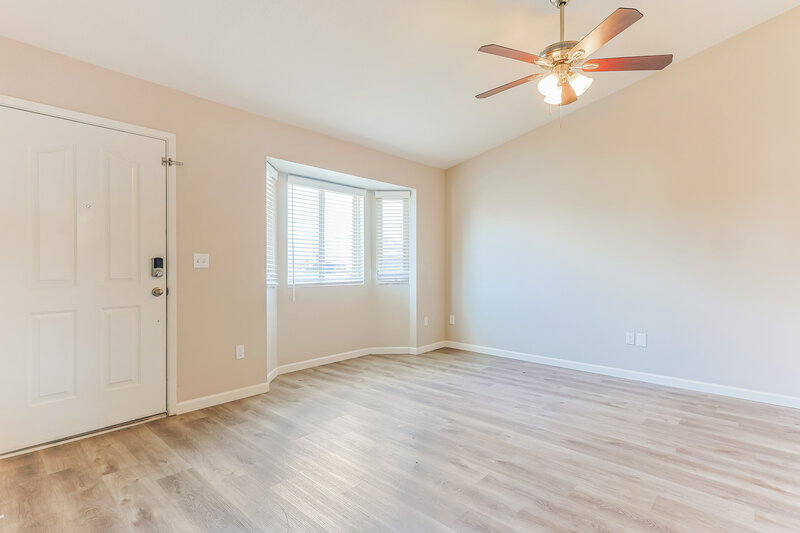 2,110/Mo, 2203 E Dragoon Ave Mesa, AZ 85204 Living Room View