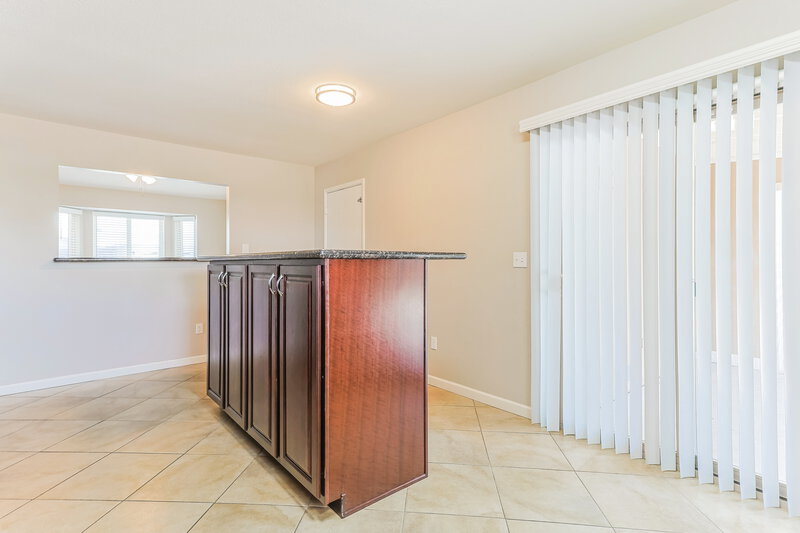 2,110/Mo, 2203 E Dragoon Ave Mesa, AZ 85204 Kitchen View 3