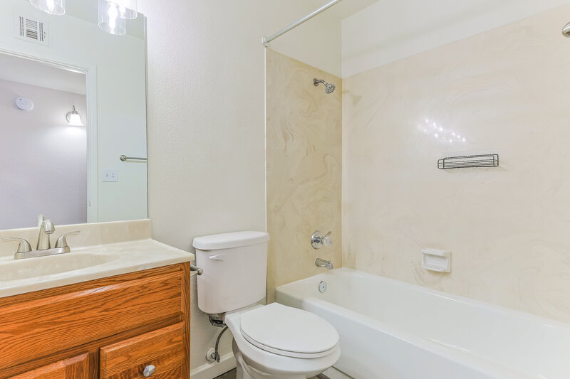 2,110/Mo, 2203 E Dragoon Ave Mesa, AZ 85204 Bathroom View