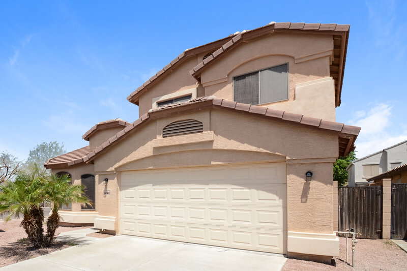 2,460/Mo, 5648 W Southgate Ave Phoenix, AZ 85043 Front View