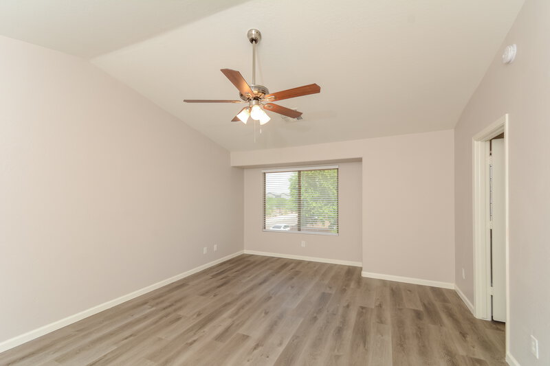 2,460/Mo, 5648 W Southgate Ave Phoenix, AZ 85043 Main Bedroom View