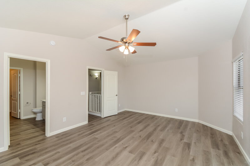 2,460/Mo, 5648 W Southgate Ave Phoenix, AZ 85043 Main Bedroom View 2