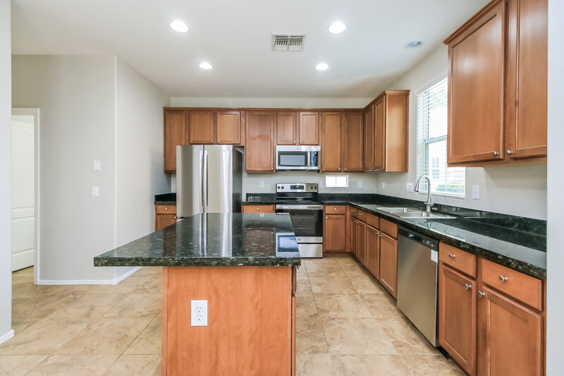 2,500/Mo, 4111 E Oakland St Gilbert, AZ 85295 Kitchen View