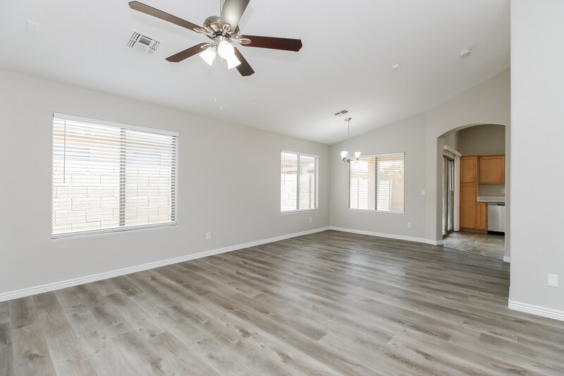 2,525/Mo, 475 W Holstein Trl San Tan Valley, AZ 85143 Living Room View 2