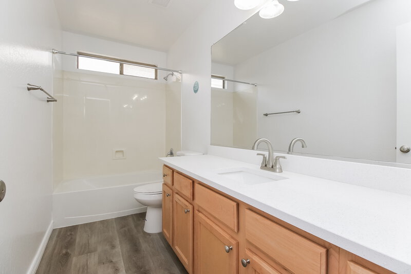2,525/Mo, 475 W Holstein Trl San Tan Valley, AZ 85143 Bathroom View