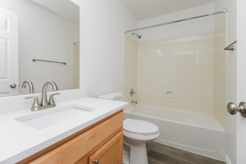 2,525/Mo, 475 W Holstein Trl San Tan Valley, AZ 85143 Bathroom View 2