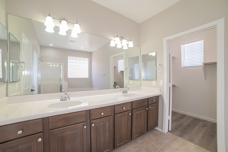 2,475/Mo, 11738 W Monte Lindo Ln Sun City, AZ 85373 Main Bathroom View