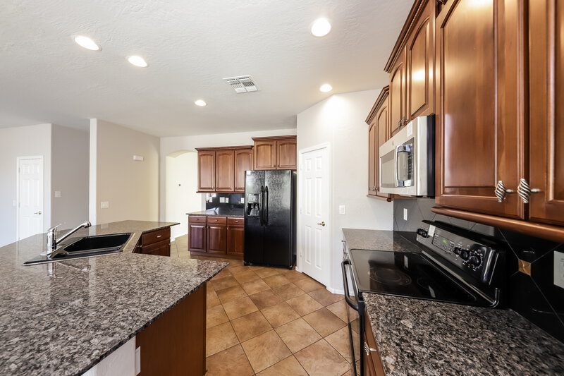 2,875/Mo, 35728 N 31st Dr Phoenix, AZ 85086 Kitchen View