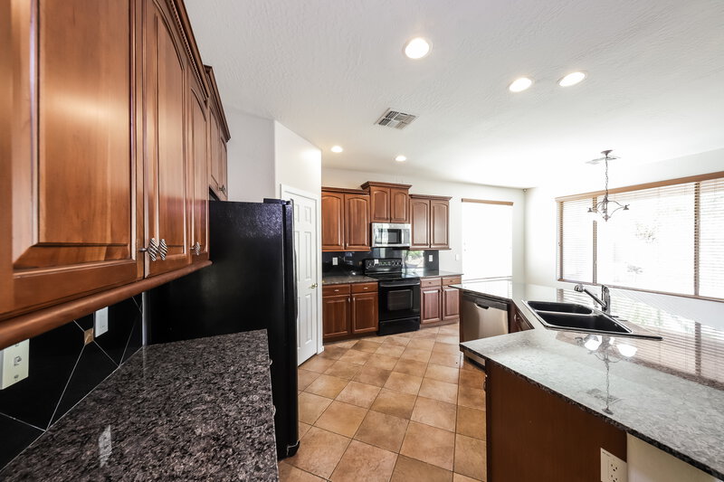 2,875/Mo, 35728 N 31st Dr Phoenix, AZ 85086 Kitchen View 2