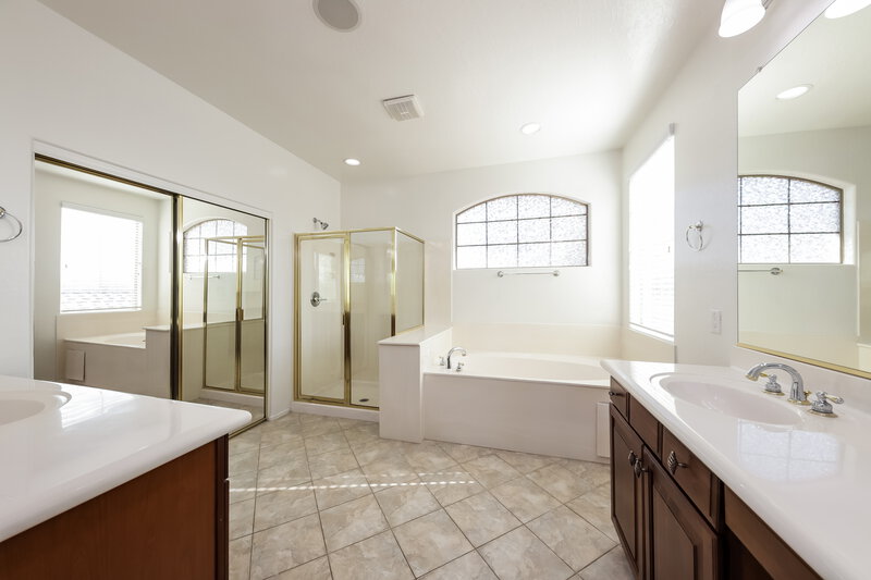 2,875/Mo, 35728 N 31st Dr Phoenix, AZ 85086 Main Bathroom View