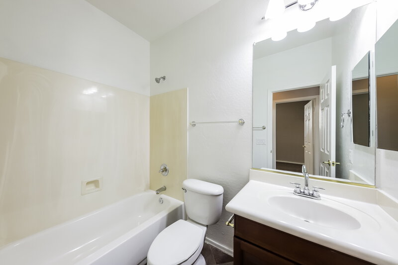 2,875/Mo, 35728 N 31st Dr Phoenix, AZ 85086 Bathroom View