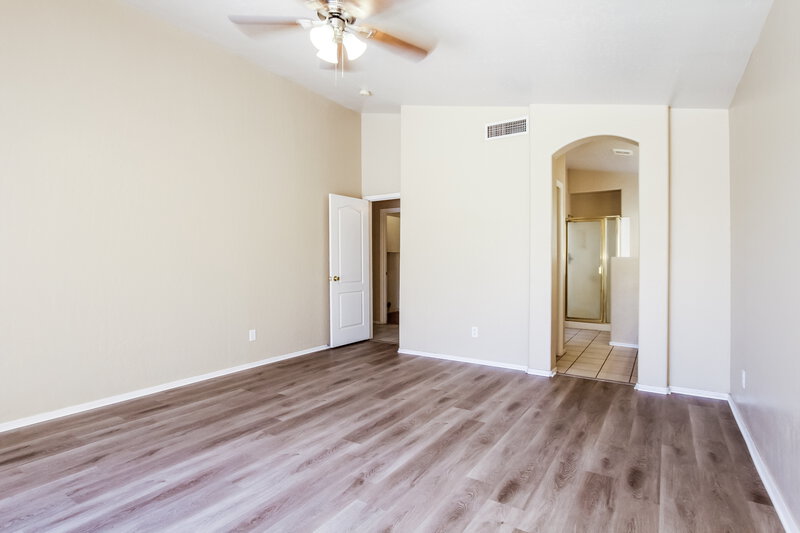 2,275/Mo, 1685 W Pinon Ct Gilbert, AZ 85233 Main Bedroom View 2