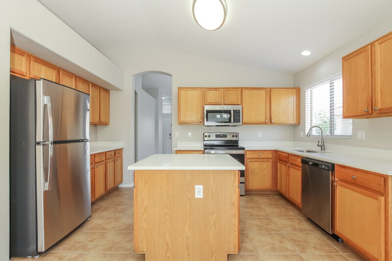 2,130/Mo, 6910 S 50th Gln Laveen, AZ 85339 Kitchen View