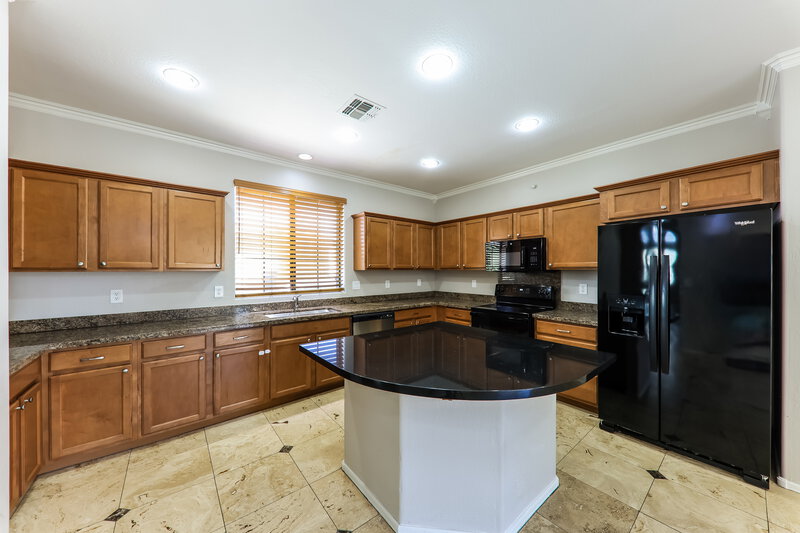 2,390/Mo, 2302 W Jake Hvn Phoenix, AZ 85085 Kitchen View 2