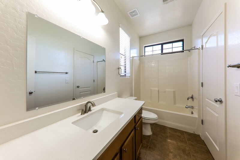2,390/Mo, 2302 W Jake Hvn Phoenix, AZ 85085 Bathroom View