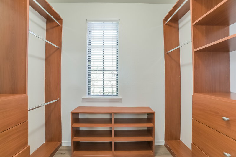 2,515/Mo, 2302 W Jake Hvn Phoenix, AZ 85085 Closet View