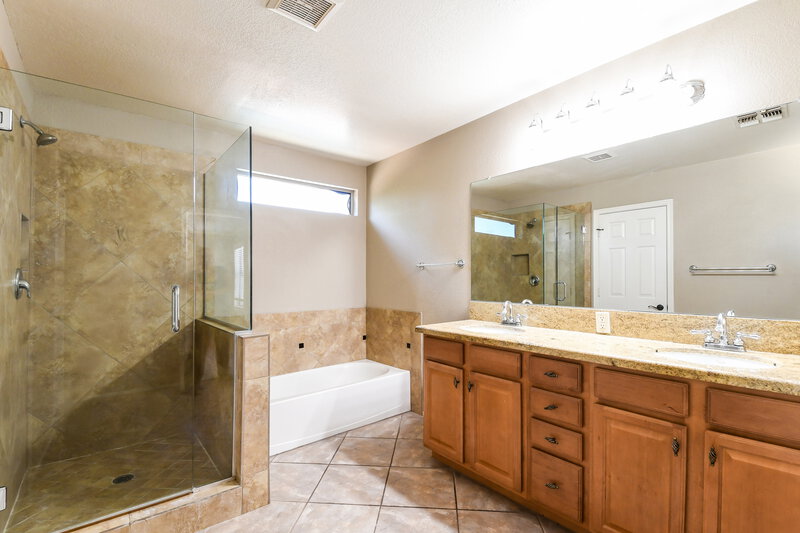 3,475/Mo, 1081 E Horseshoe Dr Chandler, AZ 85249 Main Bathroom View