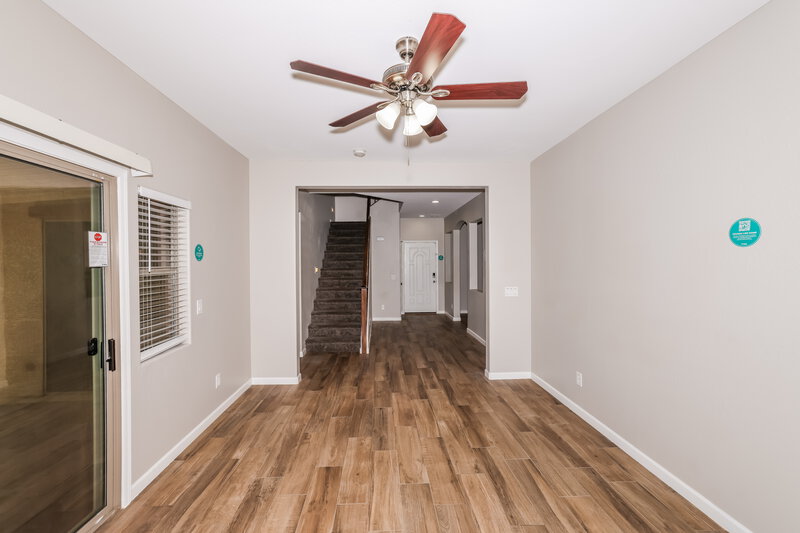 2,250/Mo, 10325 W Sands Dr Lot 458 Peoria, AZ 85383 Living Room View