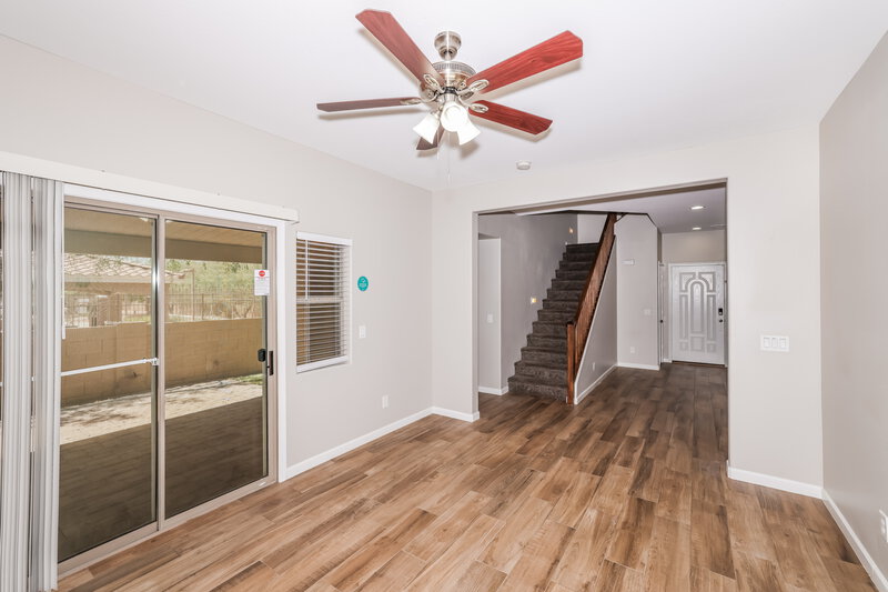 2,250/Mo, 10325 W Sands Dr Lot 458 Peoria, AZ 85383 Living Room View 2