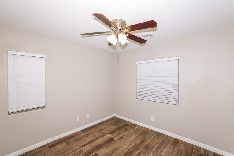 2,250/Mo, 10325 W Sands Dr Lot 458 Peoria, AZ 85383 Main Bedroom View 2