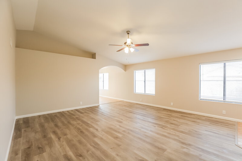2,170/Mo, 74 S Oak St Chandler, AZ 85226 Living Room View