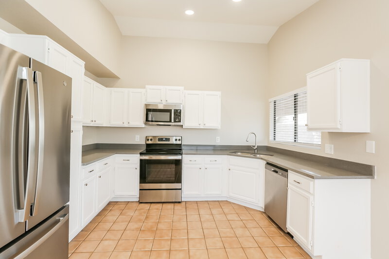 2,170/Mo, 74 S Oak St Chandler, AZ 85226 Kitchen View