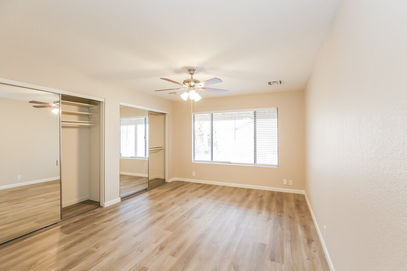 2,170/Mo, 74 S Oak St Chandler, AZ 85226 Main Bedroom View