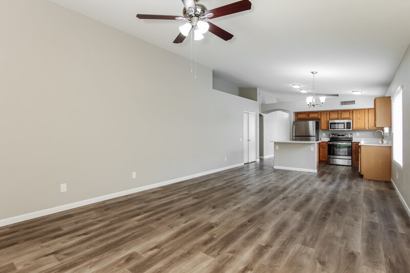 2,500/Mo, 2243 E Ross Ave Phoenix, AZ 85024 Living Room View 3