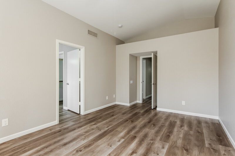 2,500/Mo, 2243 E Ross Ave Phoenix, AZ 85024 Main Bedroom View 2