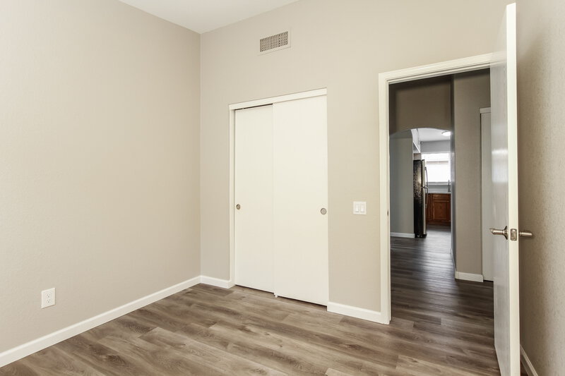 2,500/Mo, 2243 E Ross Ave Phoenix, AZ 85024 Bedroom View 2