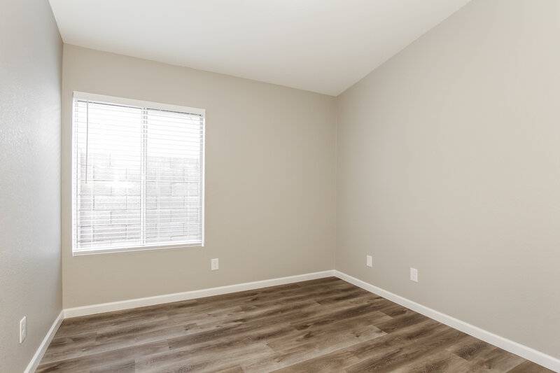 2,500/Mo, 2243 E Ross Ave Phoenix, AZ 85024 Bedroom View 3