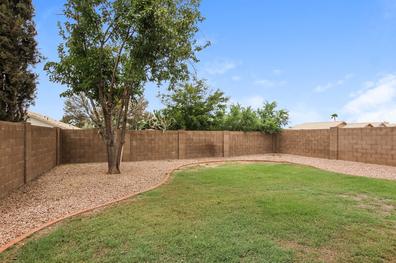 2,500/Mo, 2243 E Ross Ave Phoenix, AZ 85024 Backyard View
