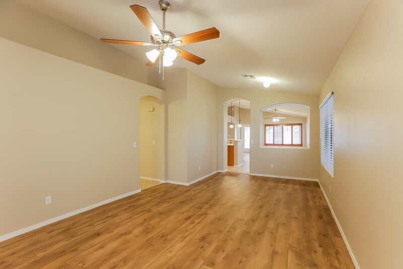 1,835/Mo, 2017 N 108th Dr Avondale, AZ 85392 Living Room View
