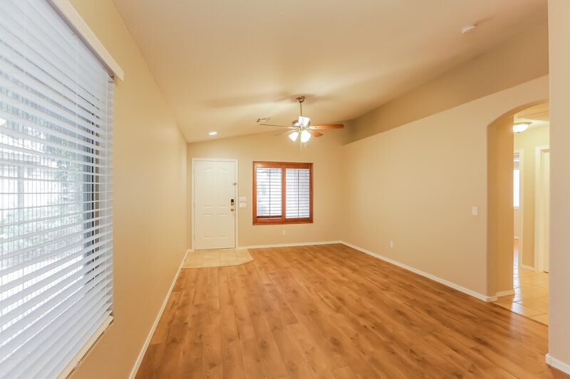 1,835/Mo, 2017 N 108th Dr Avondale, AZ 85392 Living Room View 2