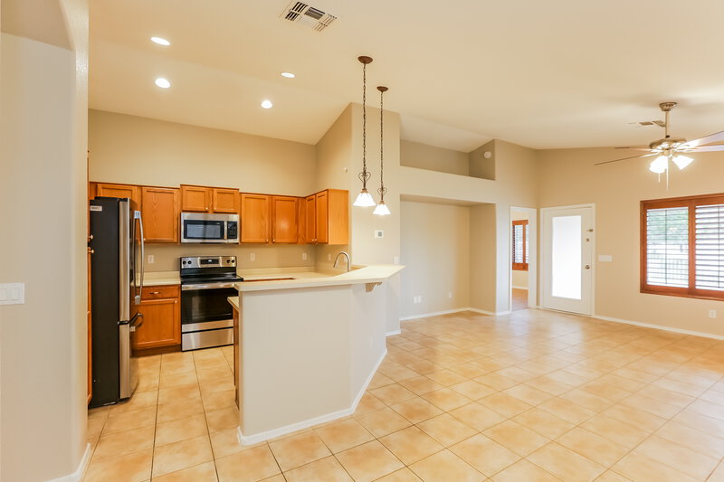 1,835/Mo, 2017 N 108th Dr Avondale, AZ 85392 Kitchen View