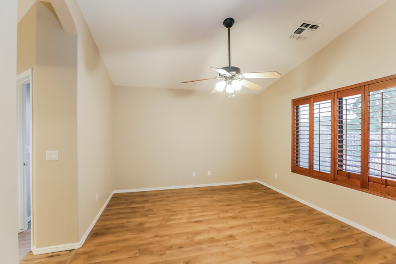 1,835/Mo, 2017 N 108th Dr Avondale, AZ 85392 Main Bedroom View 2