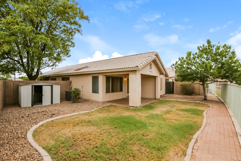 1,835/Mo, 2017 N 108th Dr Avondale, AZ 85392 Rear View