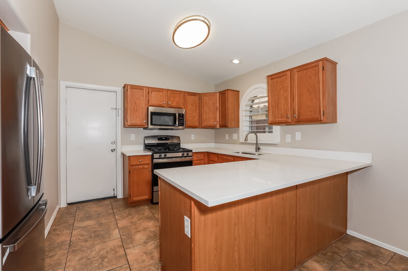 2,285/Mo, 1832 W Springfield Way Chandler, AZ 85286 Kitchen View