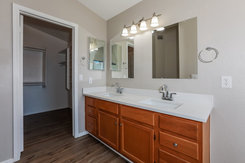 2,285/Mo, 1832 W Springfield Way Chandler, AZ 85286 Main Bathroom View