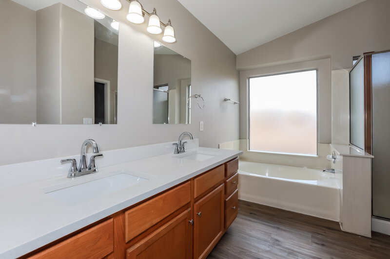 2,285/Mo, 1832 W Springfield Way Chandler, AZ 85286 Main Bathroom View 2