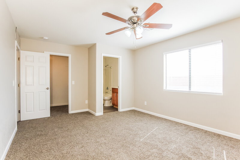 1,650/Mo, 25675 W Satellite Ln Buckeye, AZ 85326 Main Bedroom View 2