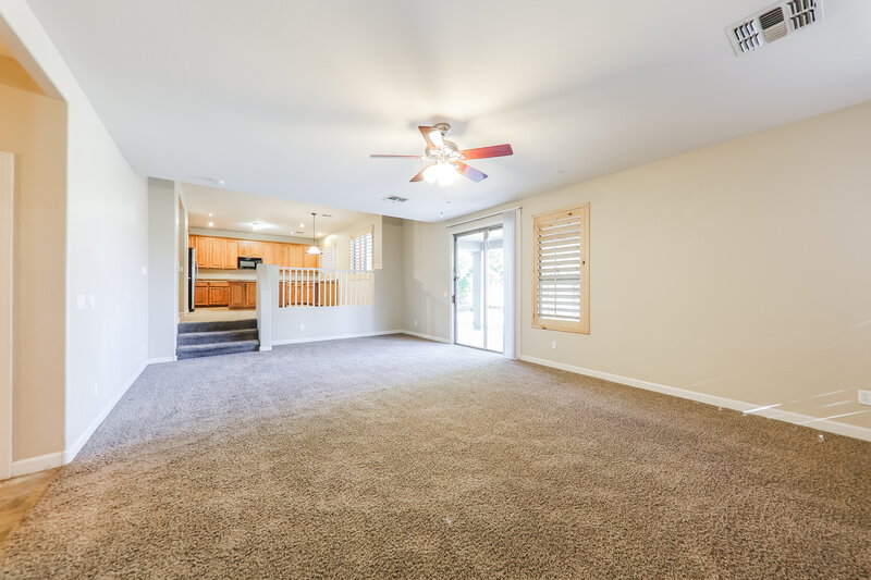 3,460/Mo, 7064 W Antelope Dr Peoria, AZ 85383 Family Room View 2