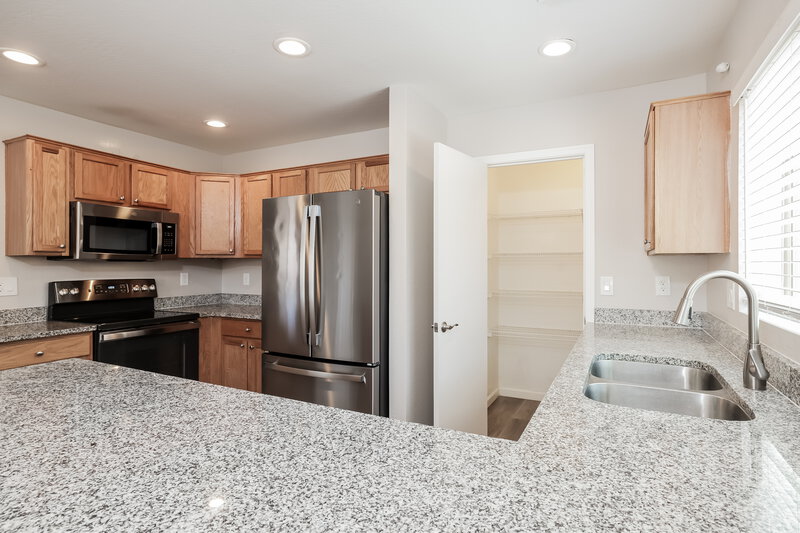 1,965/Mo, 8514 W Pioneer St Tolleson, AZ 85353 Kitchen View