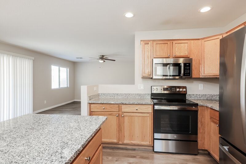 1,965/Mo, 8514 W Pioneer St Tolleson, AZ 85353 Kitchen View 3