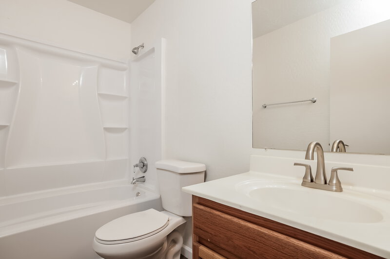 1,965/Mo, 8514 W Pioneer St Tolleson, AZ 85353 Bathroom View