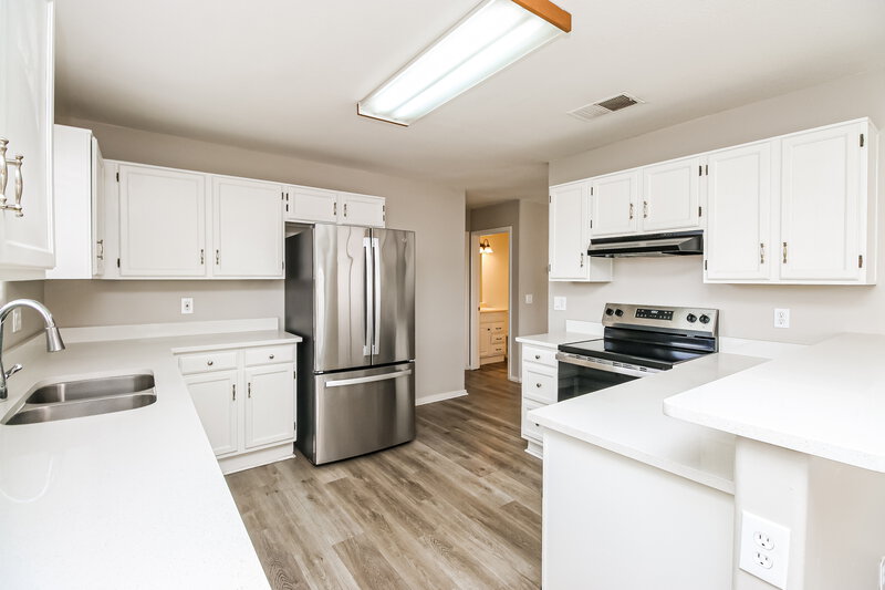 2,595/Mo, 555 W Spur Ave Gilbert, AZ 85233 Kitchen View