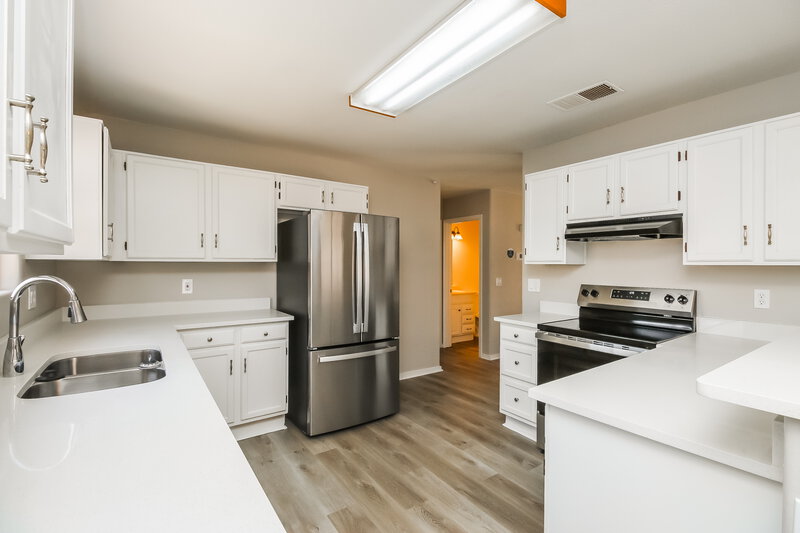 3,120/Mo, 555 W Spur Ave Gilbert, AZ 85233 Kitchen View