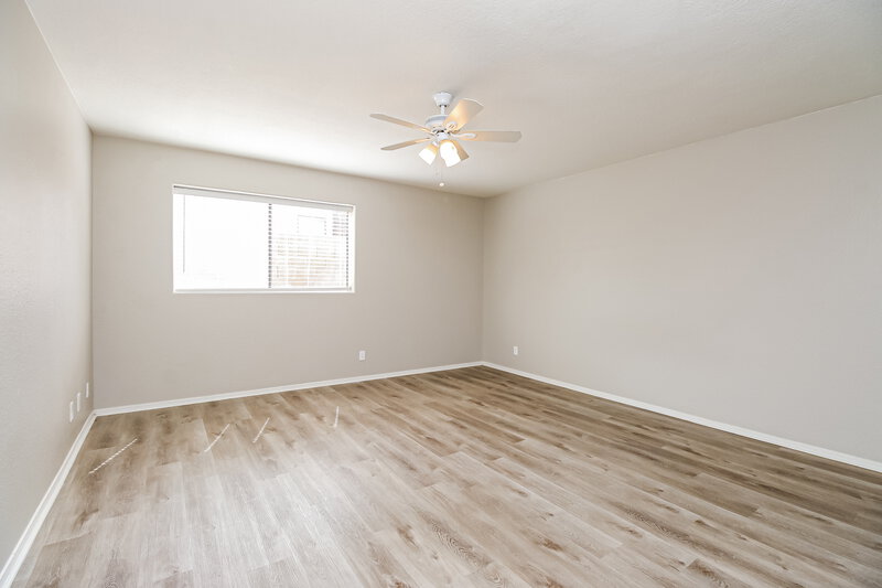 2,595/Mo, 555 W Spur Ave Gilbert, AZ 85233 Main Bedroom View 2