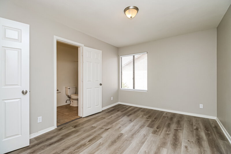2,595/Mo, 555 W Spur Ave Gilbert, AZ 85233 Bedroom View 2